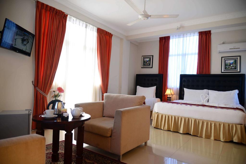 Lazaani Hotel Коломбо Номер фото