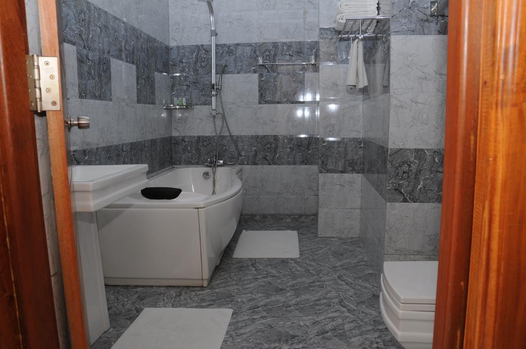 Lazaani Hotel Коломбо Экстерьер фото
