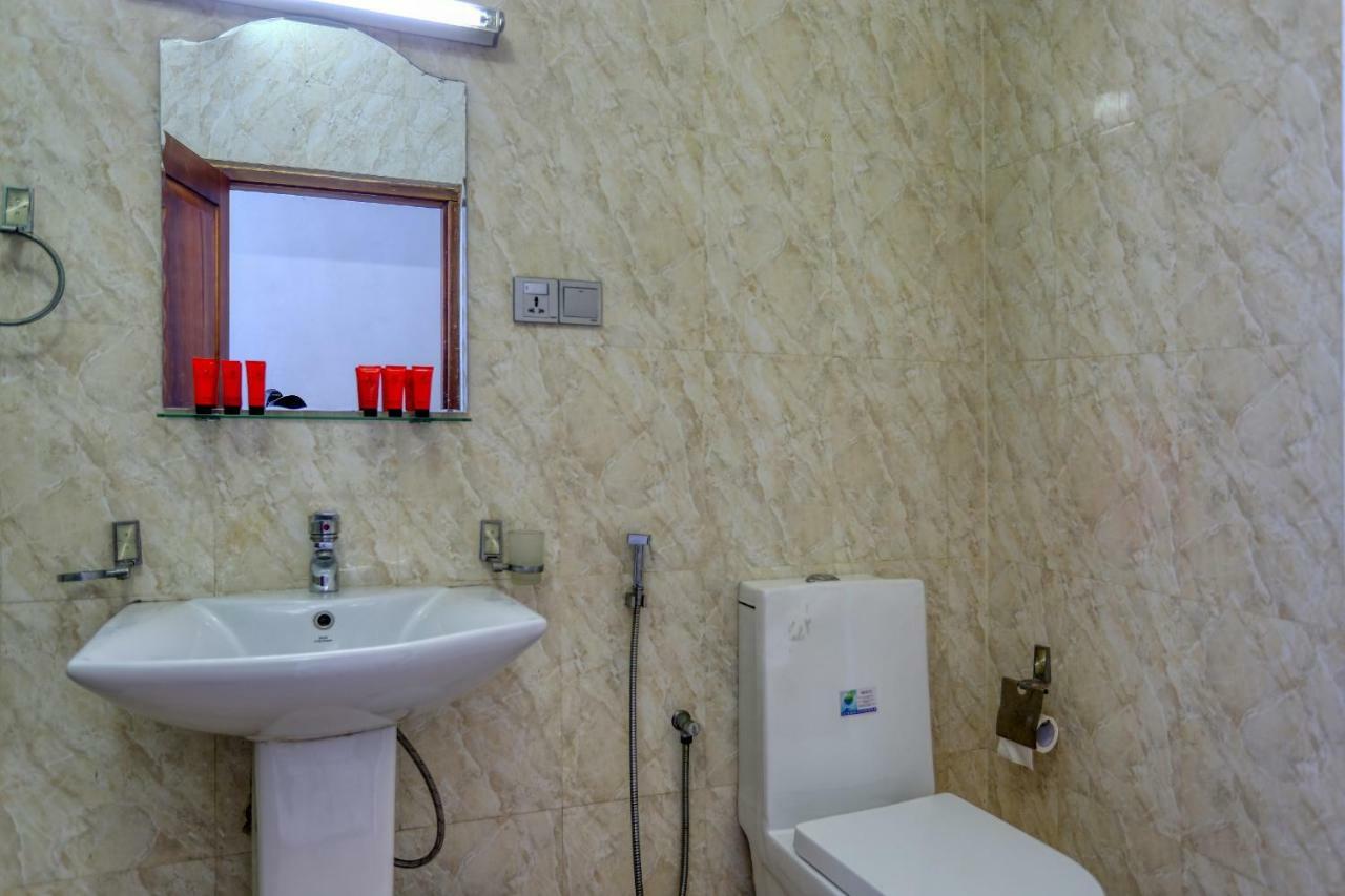 Lazaani Hotel Коломбо Экстерьер фото