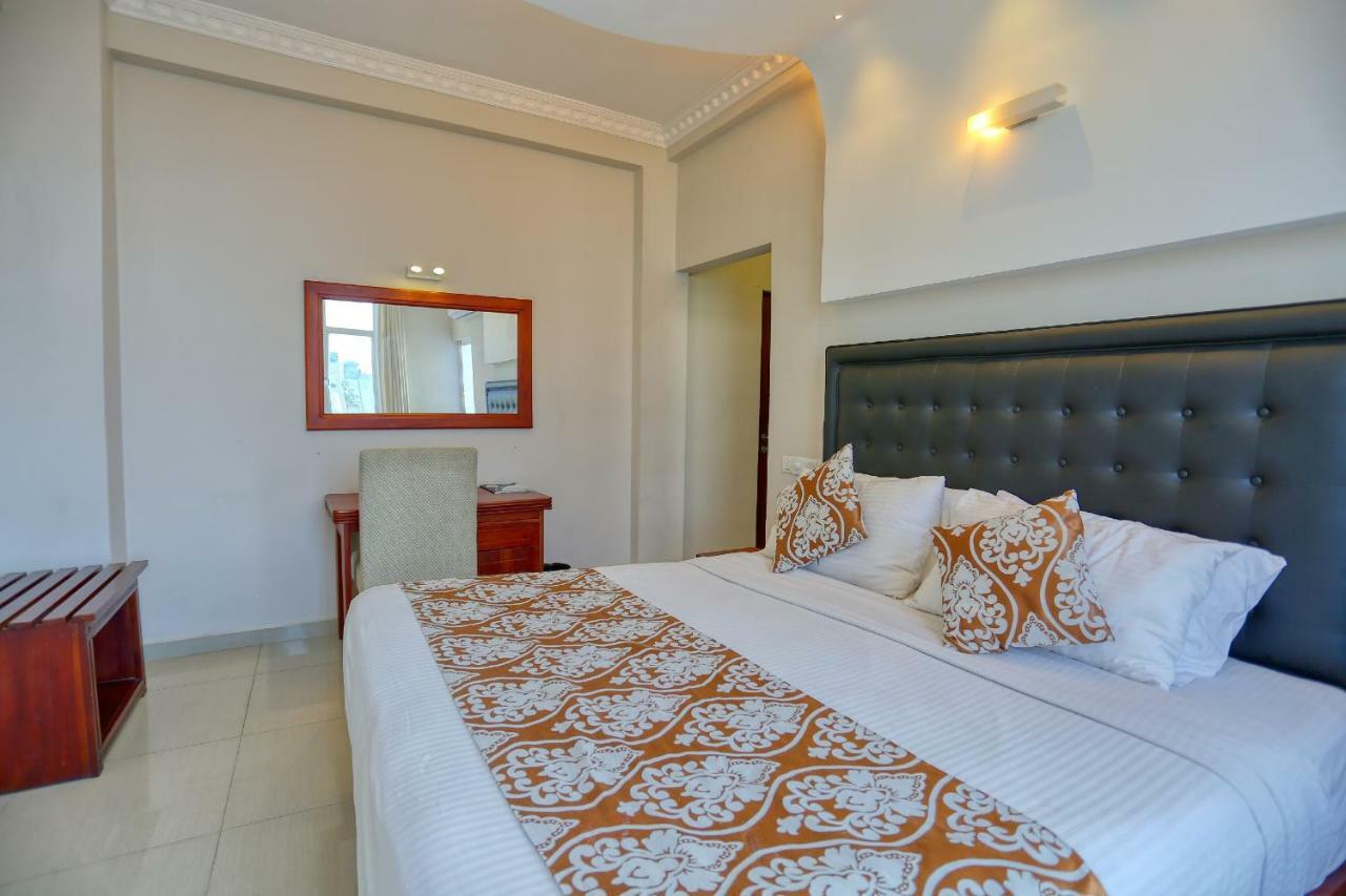 Lazaani Hotel Коломбо Экстерьер фото
