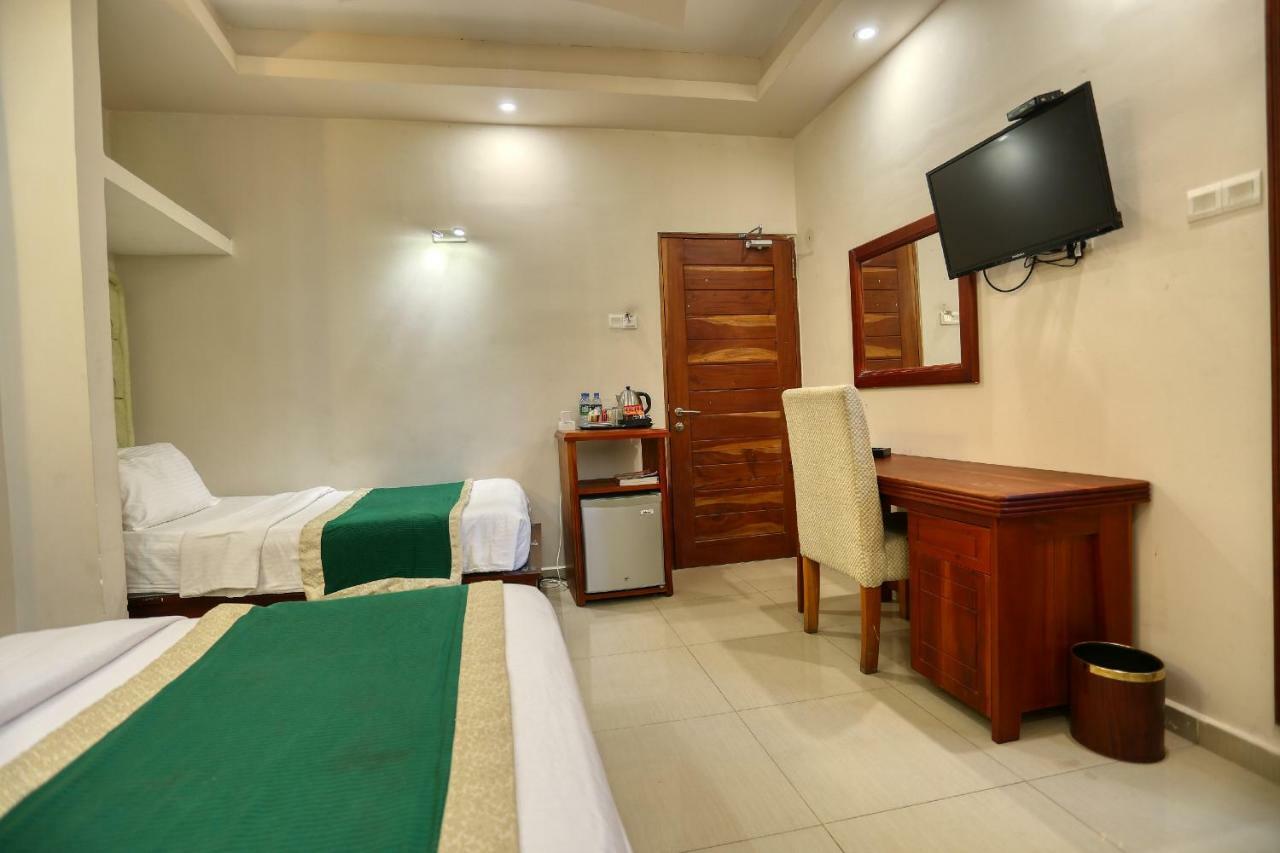 Lazaani Hotel Коломбо Экстерьер фото